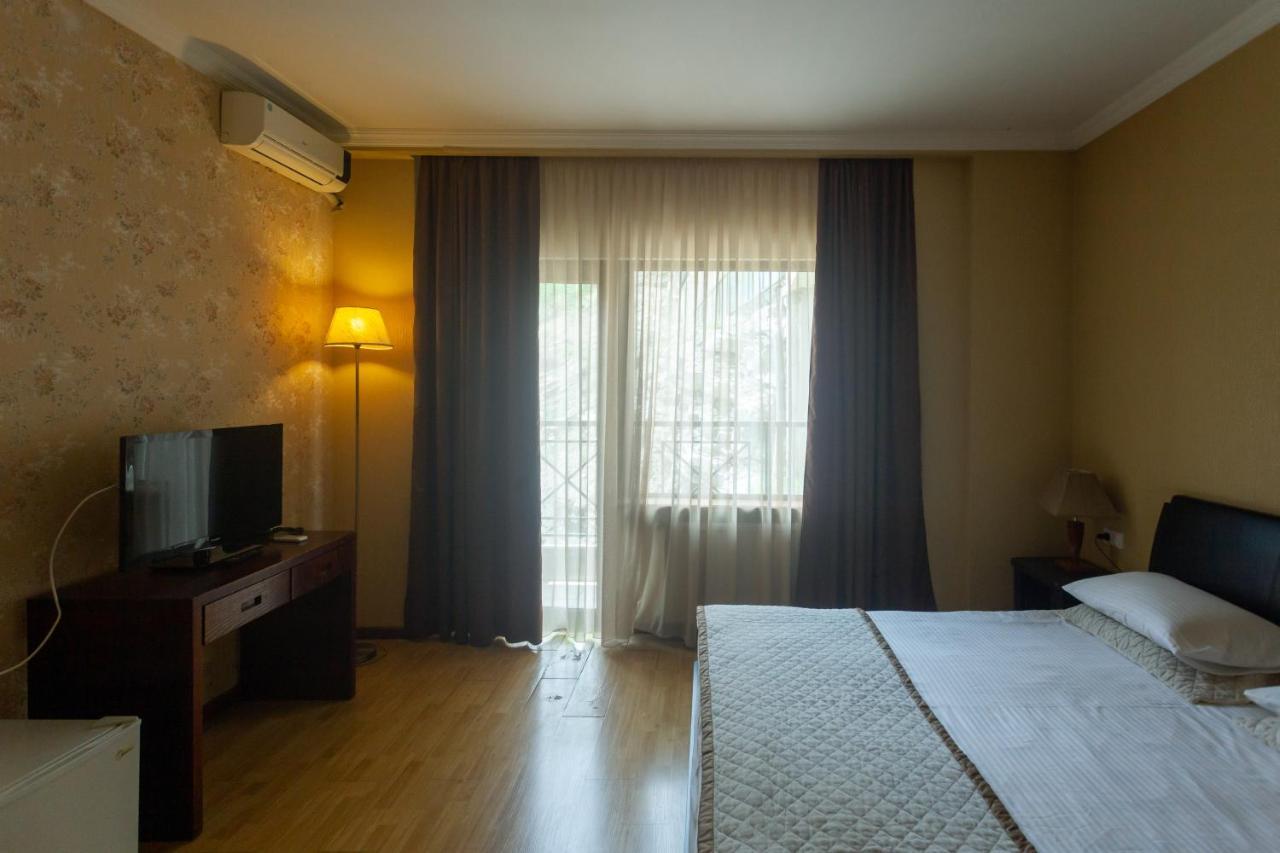 Hotel Beaumonde Garden Tbilisi ภายนอก รูปภาพ