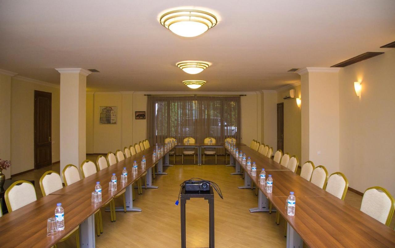 Hotel Beaumonde Garden Tbilisi ภายนอก รูปภาพ
