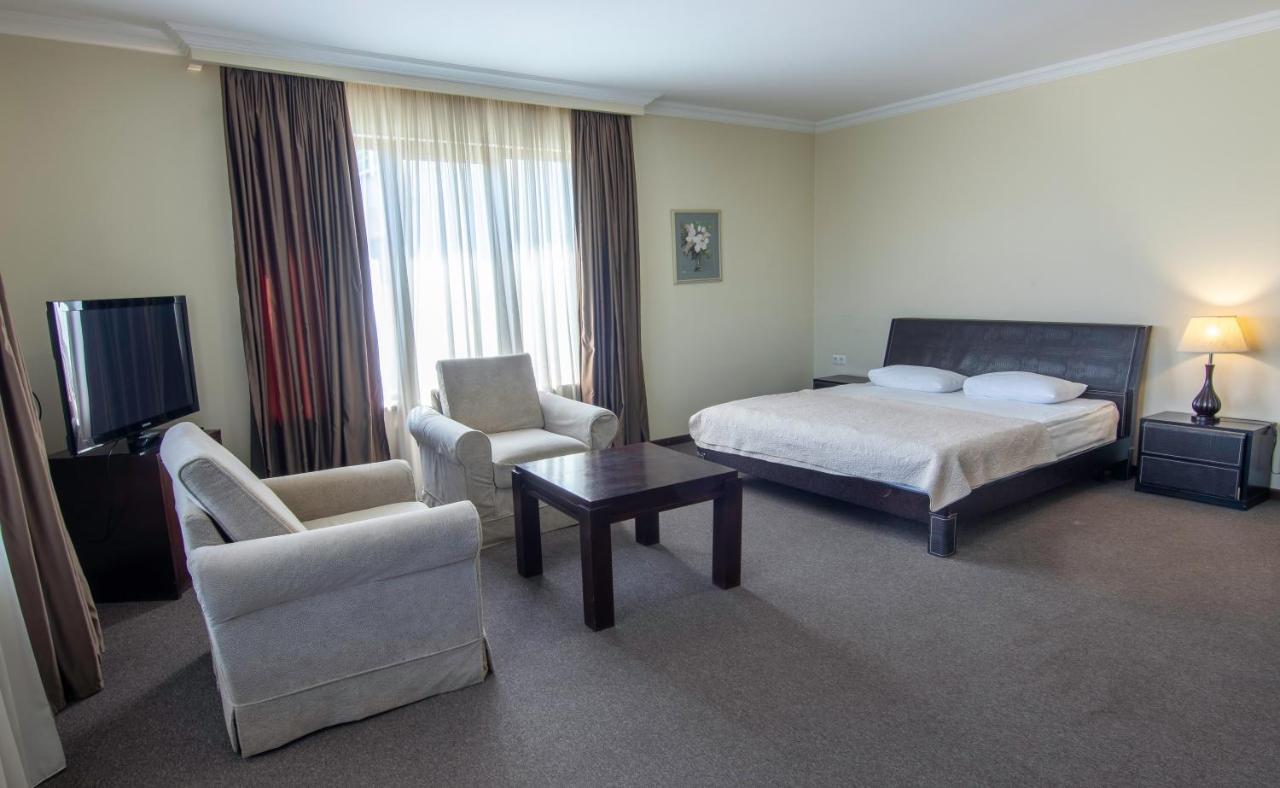Hotel Beaumonde Garden Tbilisi ภายนอก รูปภาพ