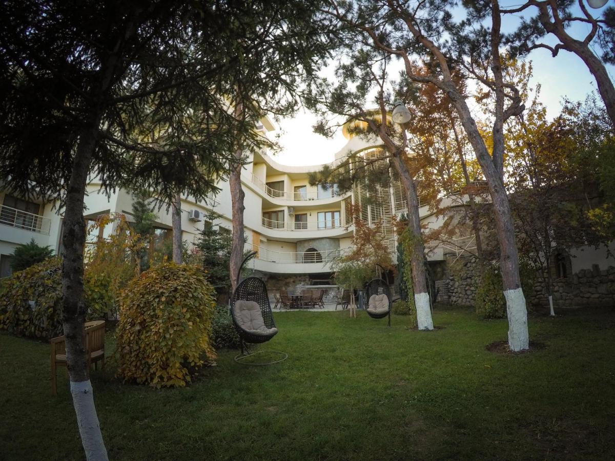 Hotel Beaumonde Garden Tbilisi ภายนอก รูปภาพ